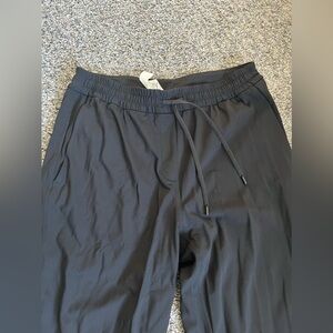 Lululemon Tapered-Leg Mid-Rise Pant 7/8 Length *Luxtreme - Size S